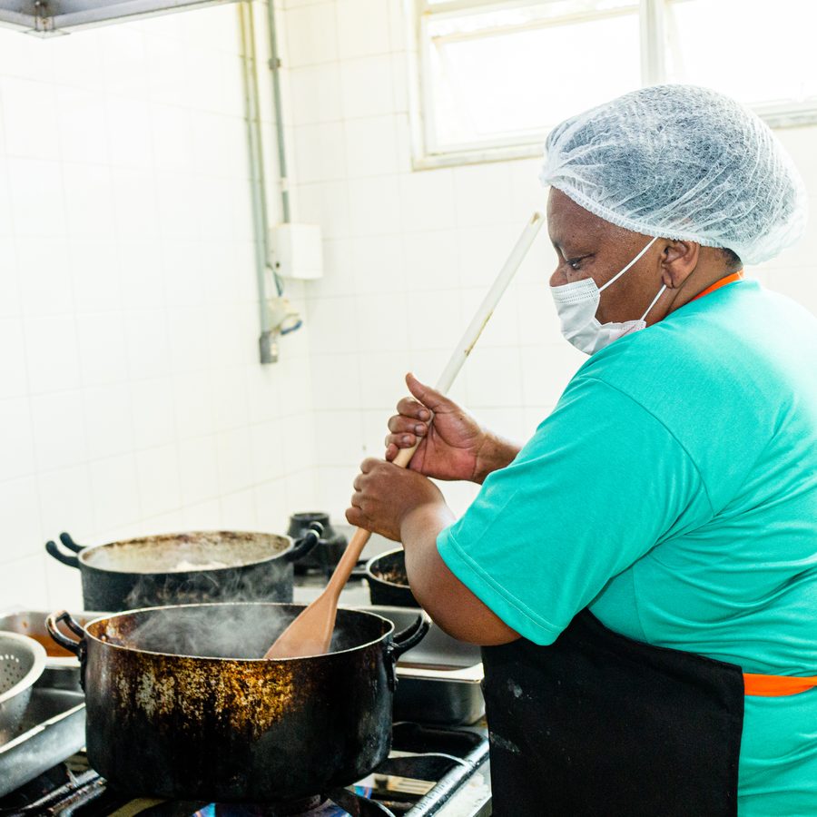 Preparo na cozinha Couve Flor